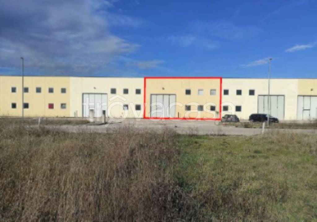 locale commerciale in vendita a Marsciano