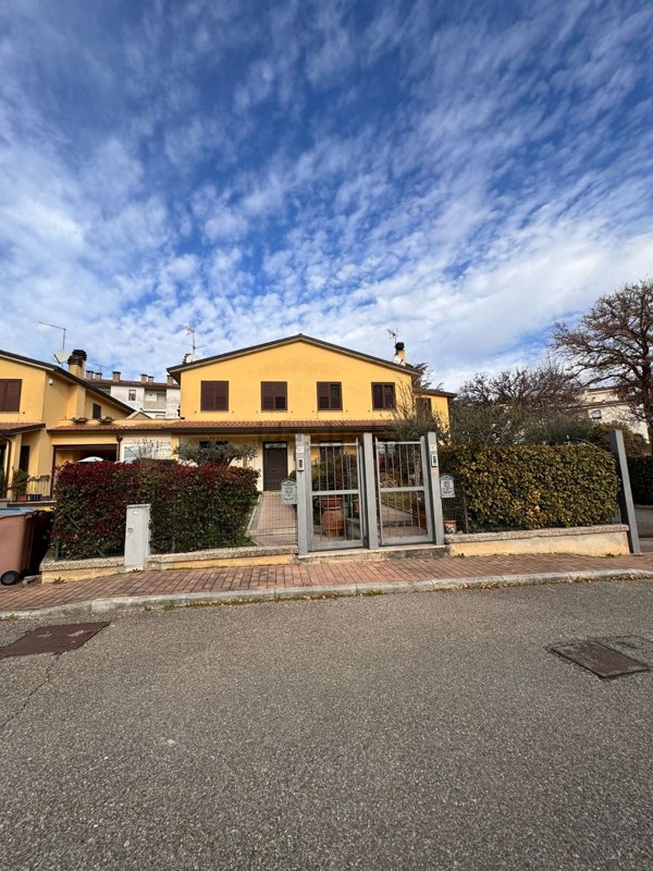 casa indipendente in vendita a Marsciano
