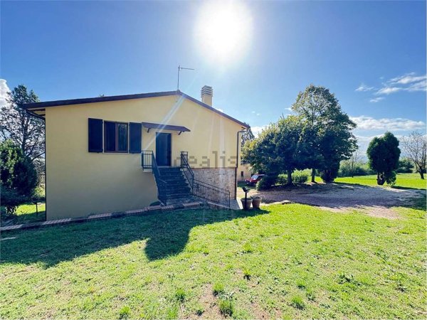 casa indipendente in vendita a Marsciano