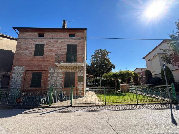 casa indipendente in vendita a Marsciano