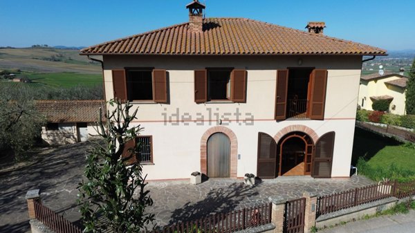 casa indipendente in vendita a Marsciano