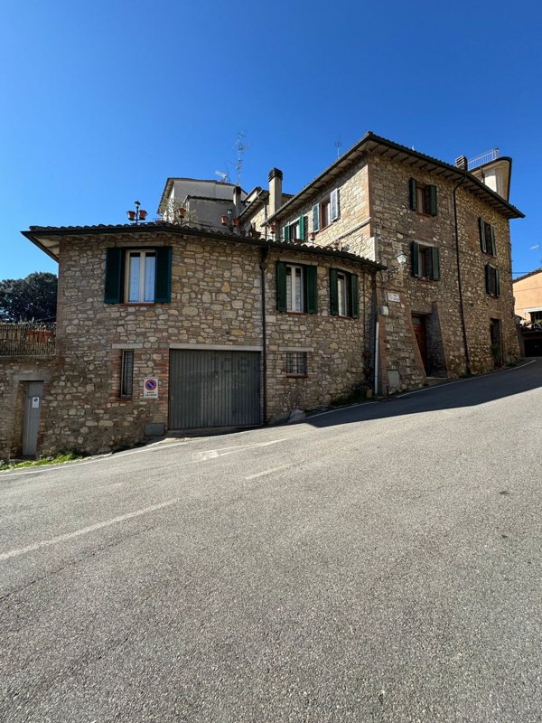 casa indipendente in vendita a Marsciano