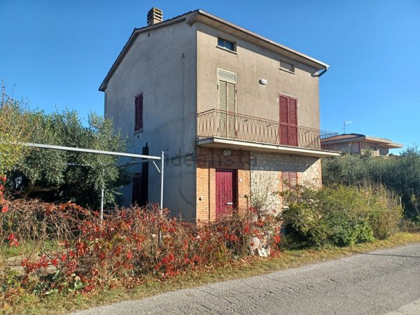 casa indipendente in vendita a Marsciano