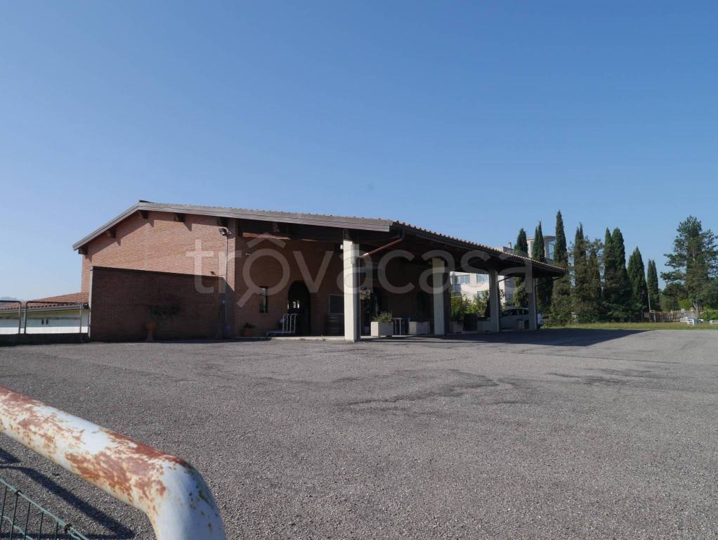 locale commerciale in vendita a Marsciano