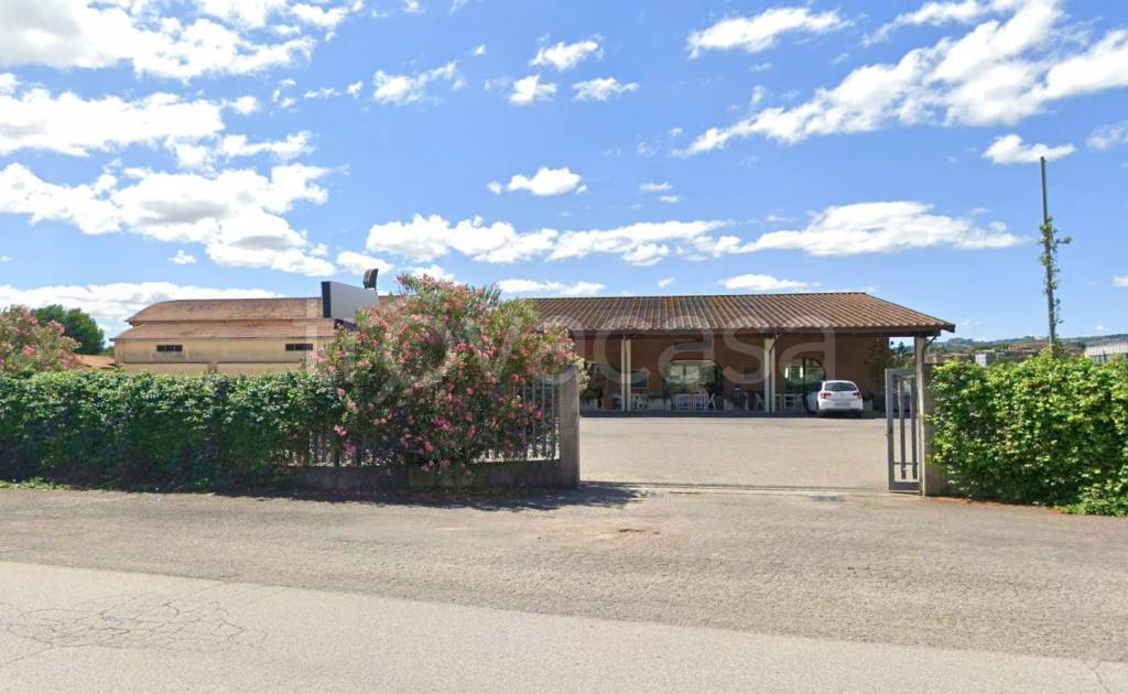 locale commerciale in vendita a Marsciano