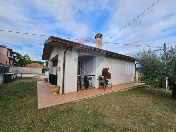 casa indipendente in vendita a Marsciano in zona San Valentino della Collina