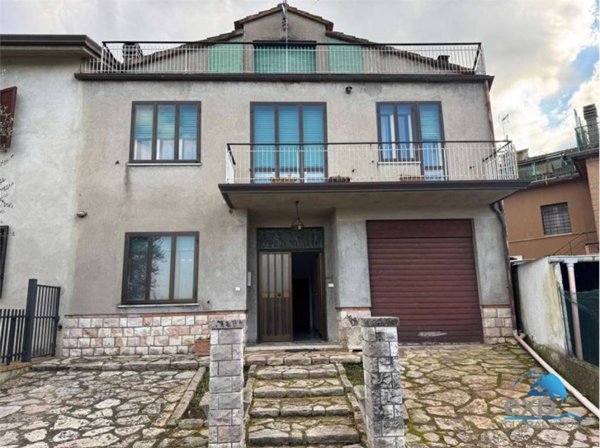 casa indipendente in vendita a Marsciano