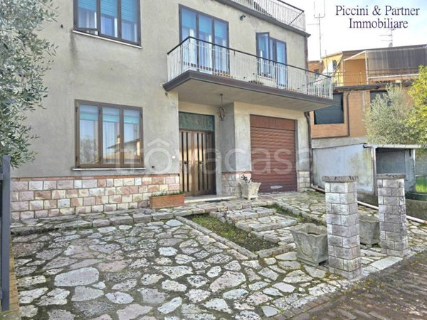 casa indipendente in vendita a Marsciano