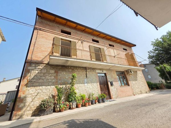 casa indipendente in vendita a Marsciano