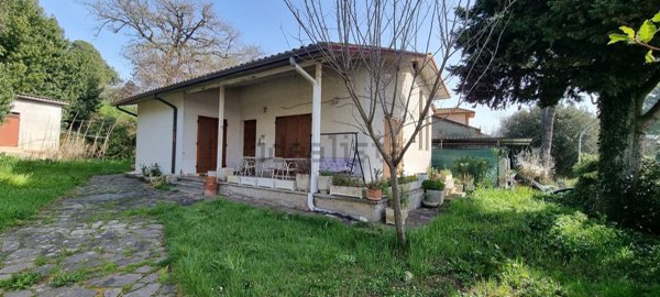 casa indipendente in vendita a Marsciano in zona San Valentino della Collina