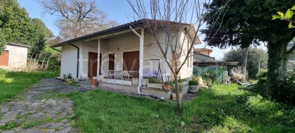 casa indipendente in vendita a Marsciano in zona San Valentino della Collina