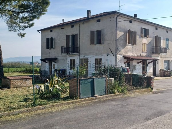 casa indipendente in vendita a Marsciano