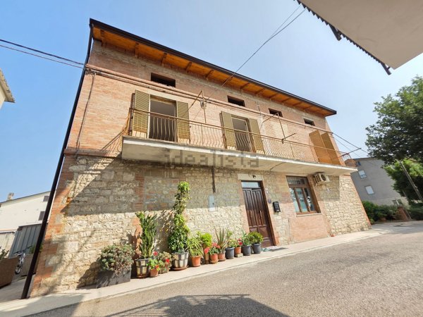 casa indipendente in vendita a Marsciano