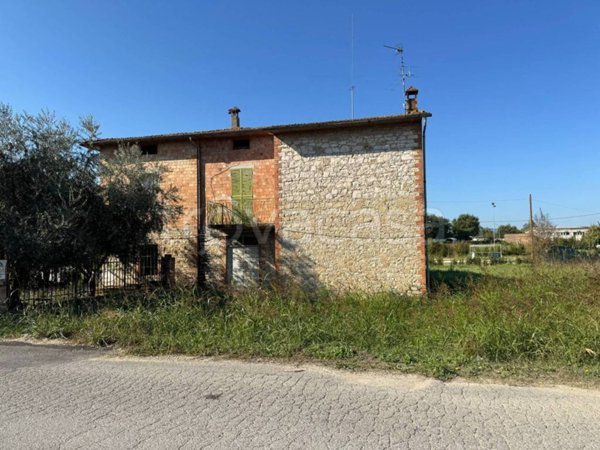 casa indipendente in vendita a Marsciano