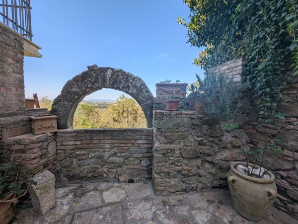 casa indipendente in vendita a Marsciano in zona Compignano