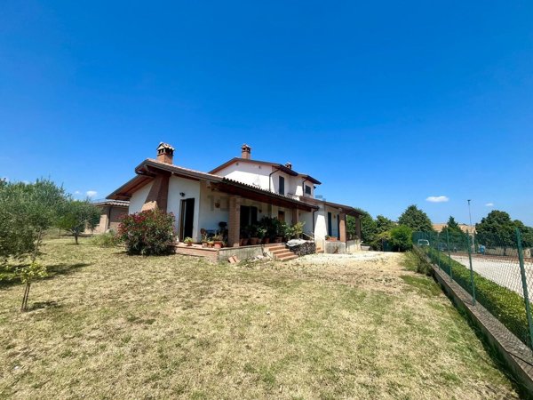 casa indipendente in vendita a Marsciano in zona Castello delle Forme