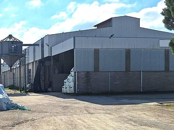 locale commerciale in vendita a Marsciano