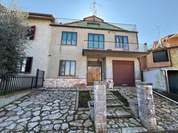 casa indipendente in vendita a Marsciano