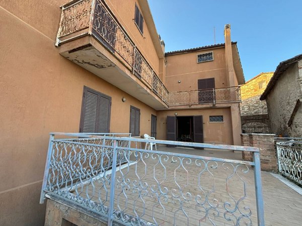 intera palazzina in vendita a Marsciano