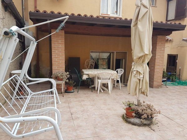 casa indipendente in vendita a Marsciano