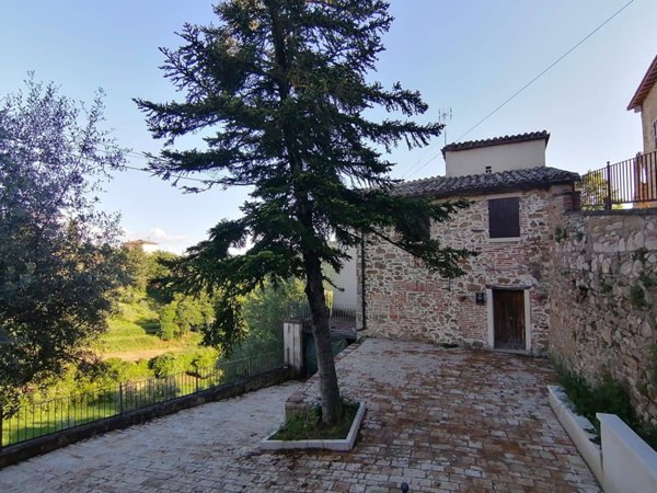 casa indipendente in vendita a Marsciano in zona Migliano