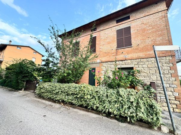 casa indipendente in vendita a Marsciano