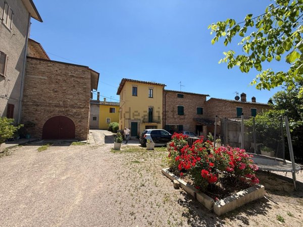 appartamento in vendita a Marsciano in zona Spina