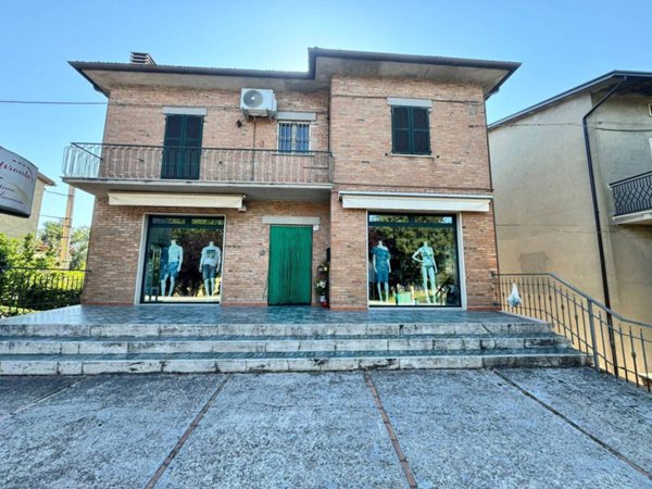 casa indipendente in vendita a Marsciano