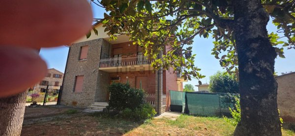 casa indipendente in vendita a Marsciano in zona San Biagio della Valle