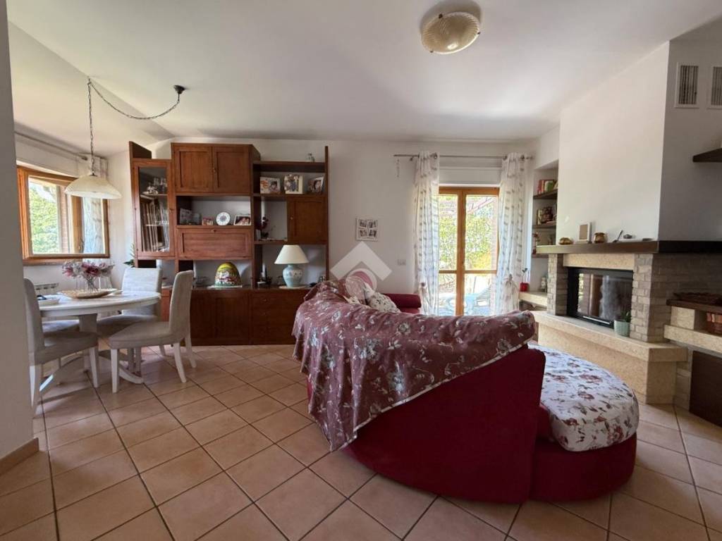 casa indipendente in vendita a Marsciano in zona Spina