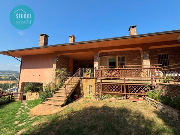 casa indipendente in vendita a Marsciano