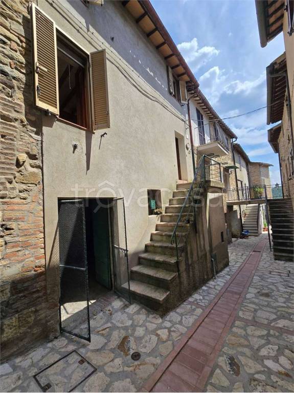 casa indipendente in vendita a Marsciano in zona Compignano
