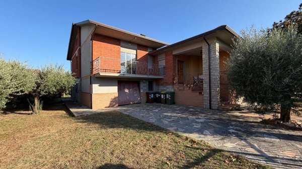 casa indipendente in vendita a Marsciano