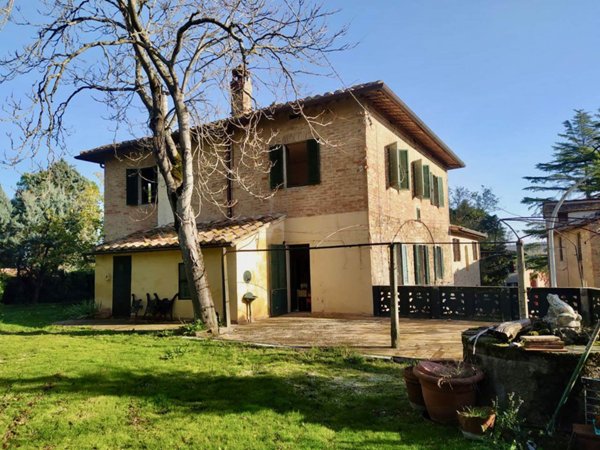 casa indipendente in vendita a Marsciano in zona Compignano