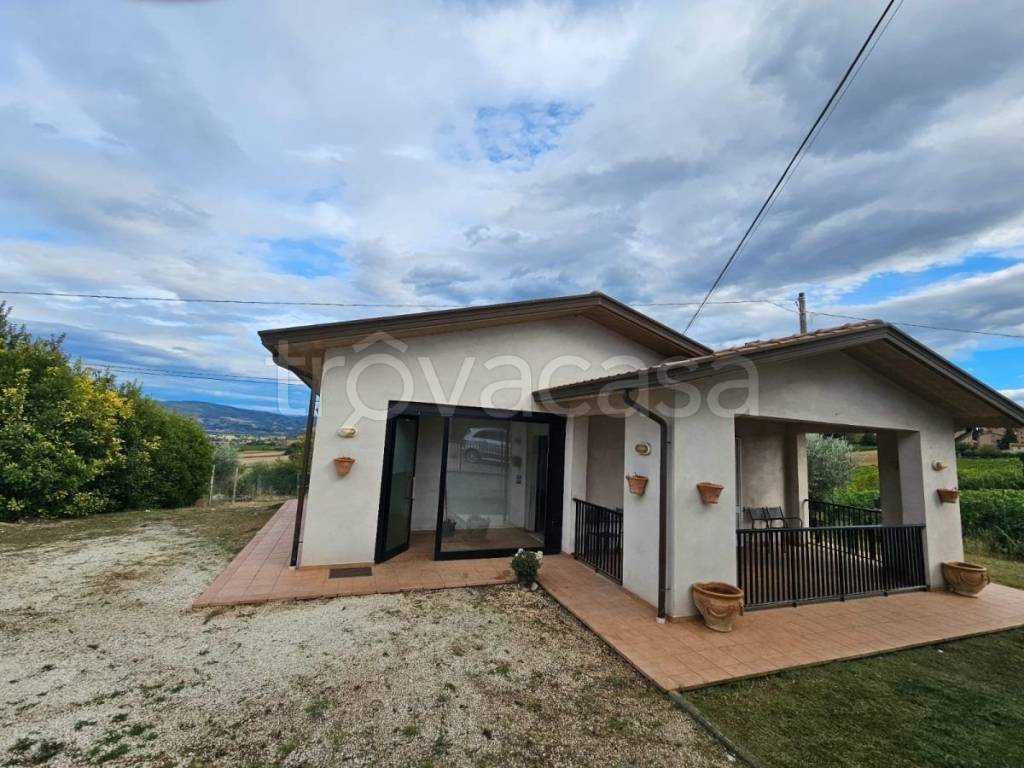 casa indipendente in vendita a Marsciano in zona San Valentino della Collina