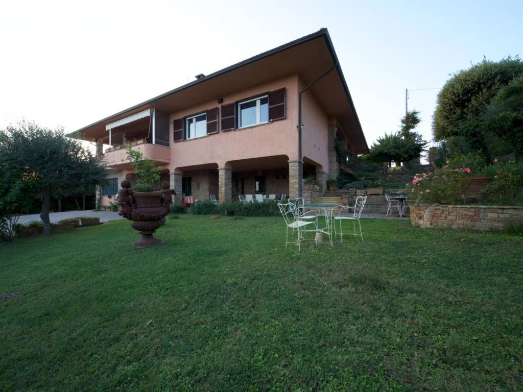 casa indipendente in vendita a Marsciano