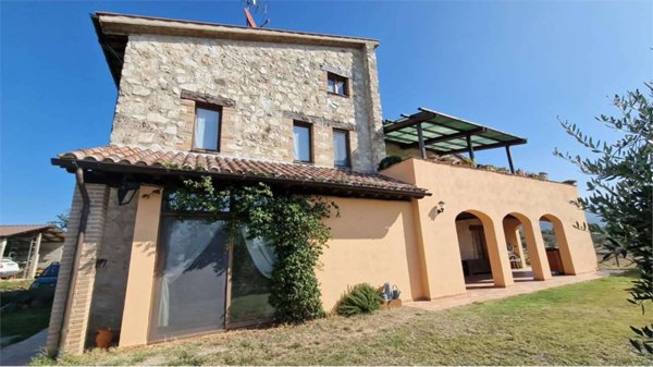 casa indipendente in vendita a Massa Martana in zona Castel Rinaldi