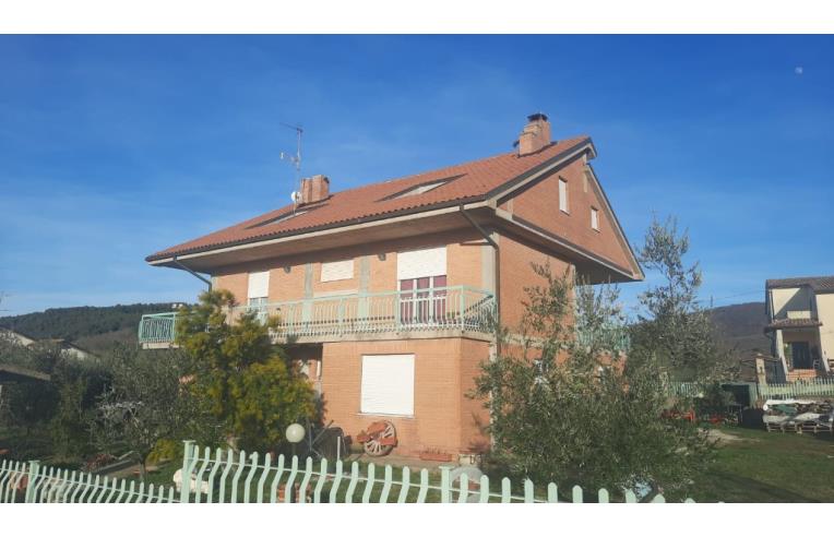 casa indipendente in vendita a Massa Martana in zona Viepri