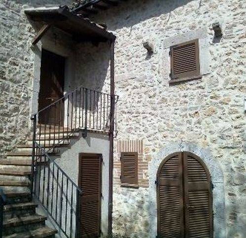 casa indipendente in vendita a Massa Martana