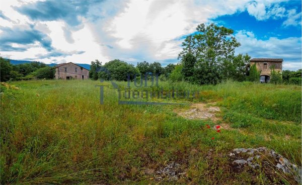 casa indipendente in vendita a Massa Martana