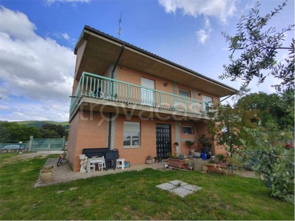 casa indipendente in vendita a Massa Martana in zona Viepri