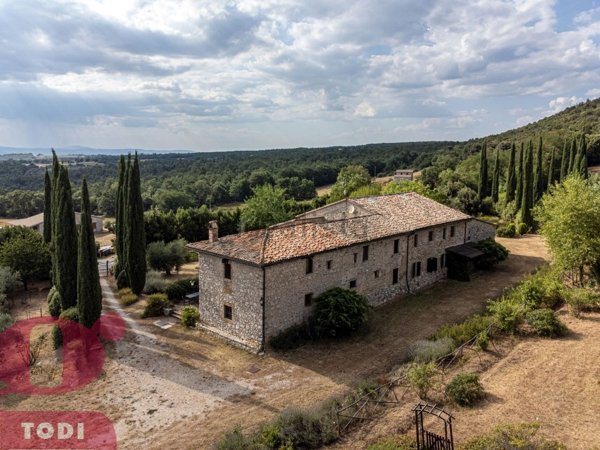 casa indipendente in vendita a Massa Martana