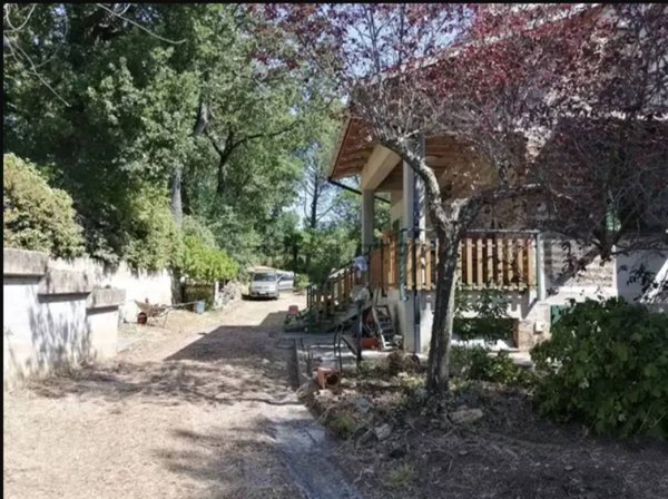 casa indipendente in vendita a Massa Martana in zona Villa San Faustino