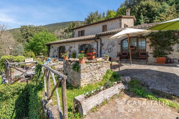 casa indipendente in vendita a Massa Martana