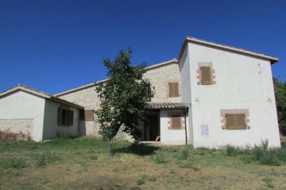 casa indipendente in vendita a Massa Martana
