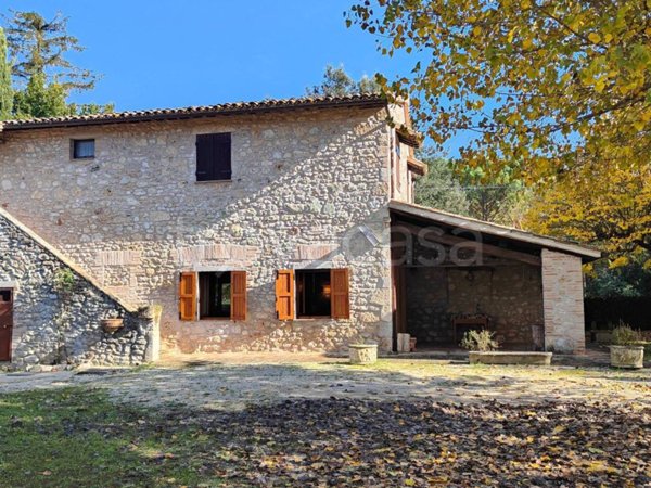 casa indipendente in vendita a Massa Martana