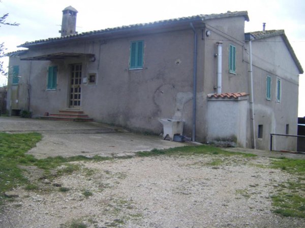 casa indipendente in vendita a Massa Martana