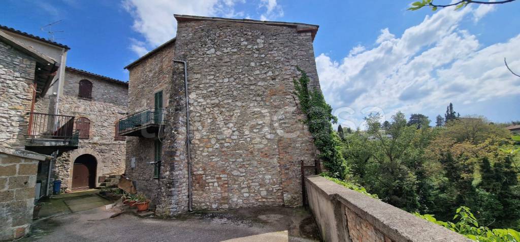 appartamento in vendita a Massa Martana in zona Viepri