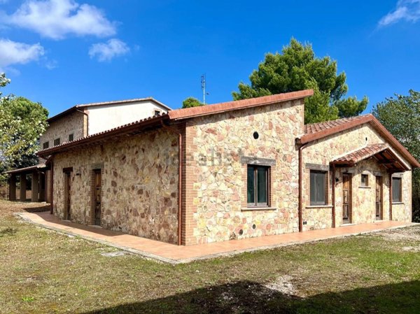 casa indipendente in vendita a Massa Martana