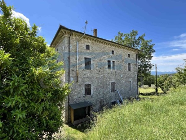 casa indipendente in vendita a Massa Martana